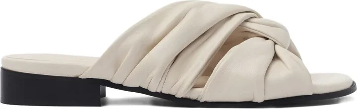 Bebe slides