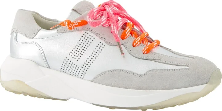Beckett Sneaker