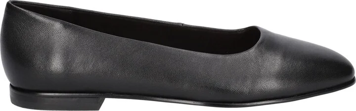 Bella Vita Women's Kimiko Square Toe Flats - Image 2