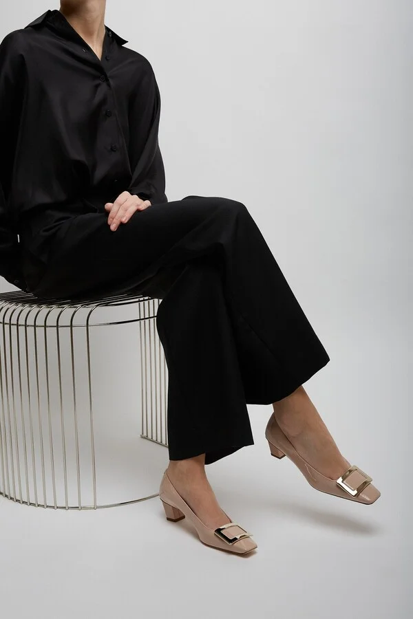 Belle Vivier 45 beige patent pumps - Image 2