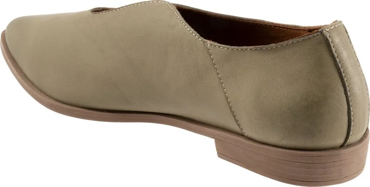 Berkley Pointed Toe Loafer - Image 10