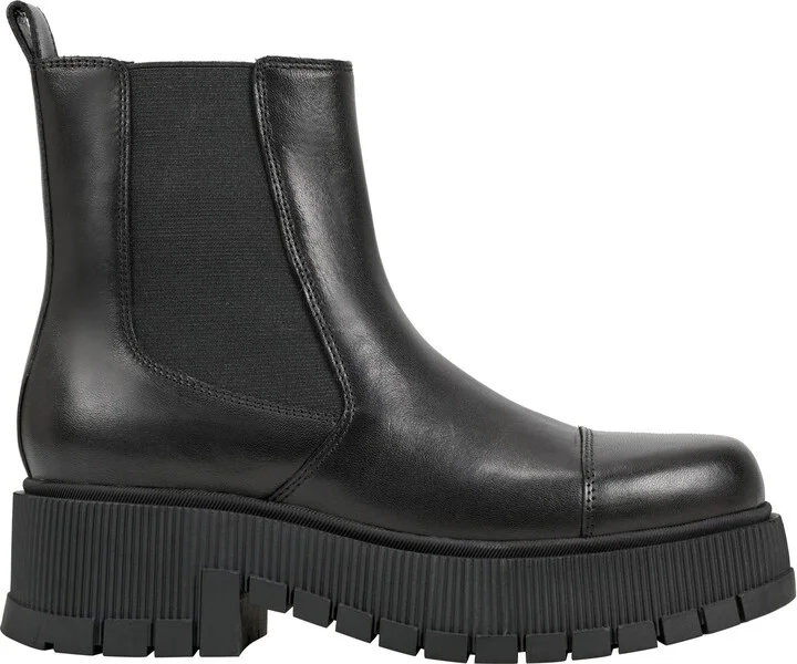 Bermuda Lug Sole Chelsea Boot - Image 10