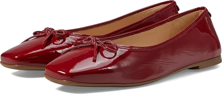 Bernardo Gwynn Women's Flat Shoes Dark Red Soft Patent : 6.5 M, Leather