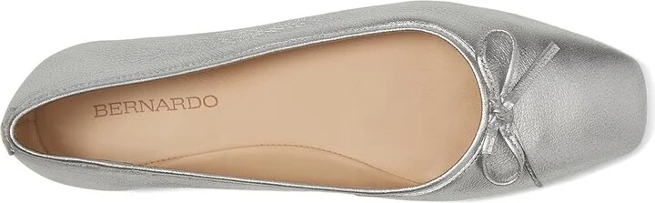 Bernardo Gwynn Women's Flat Shoes Silver Tumbled Leather : 6 M - Image 2