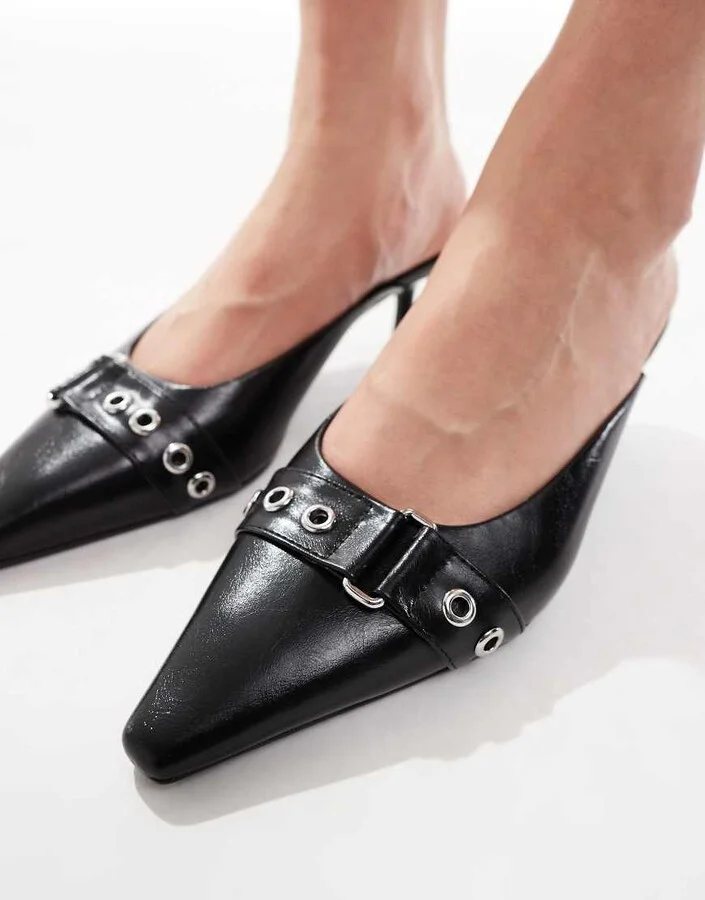 Bershka buckle detail pointed heeled shoes in black - Image 2