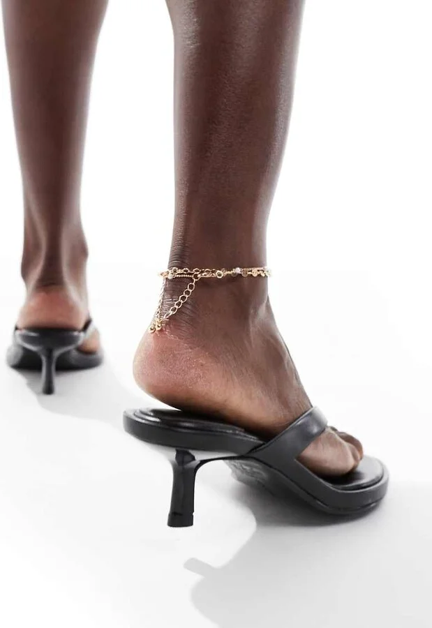 Bershka faux leather heeled flip flops in black - Image 4