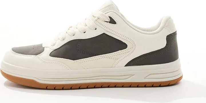 Bershka tonal panel sneakers in white - Image 4
