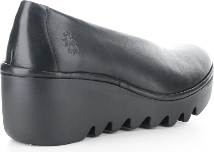 Beso Wedge Pump - Image 10
