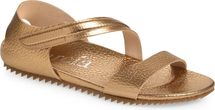 Bessi Sandal