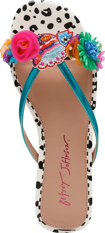 Betsey Johnson Women's Avin Strappy Novelty Slide Sandals - Image 4