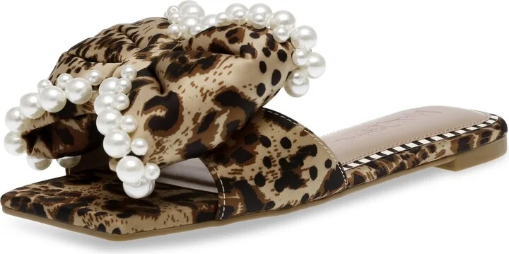 Betsey Johnson Women's Liah Flat Sandal