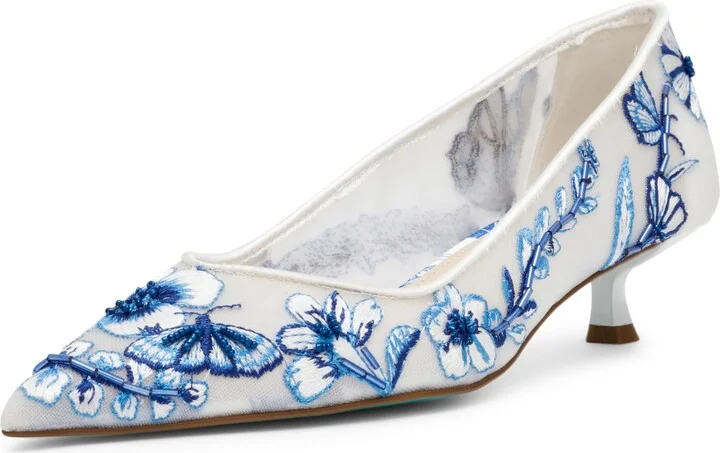 Betsey Johnson Women's Santo Pump