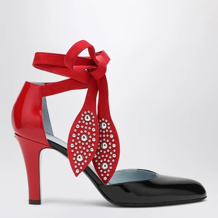 Black and red Foliefoliage décolleté