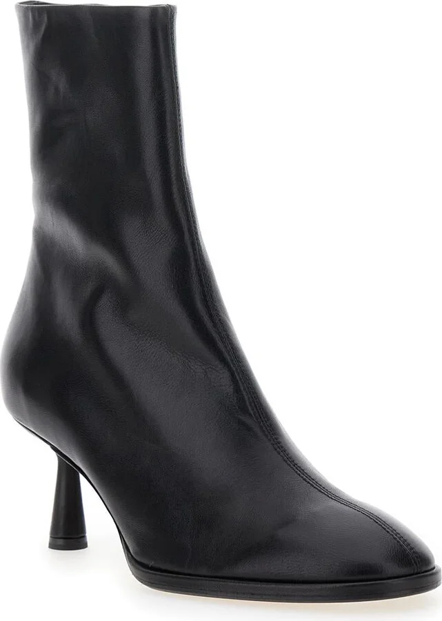 Black Ankle Boots With Rounded Toe In Leather Woman - Image 2
