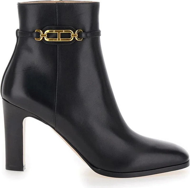 Black Ankle Boots With T Chain Detail In Leather Woman