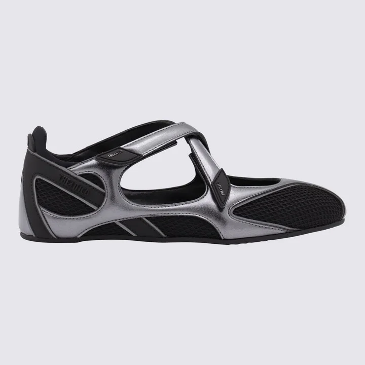 Black Floor 01 Ballerina