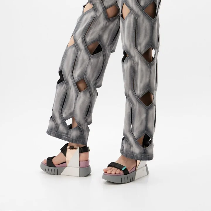 Black / Grey / Pink Delta Run - Timeless Mix - Image 2