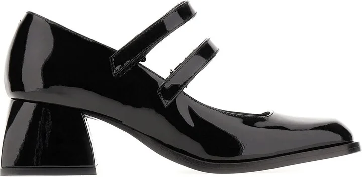 Black Leather Bulla Bacara Pumps