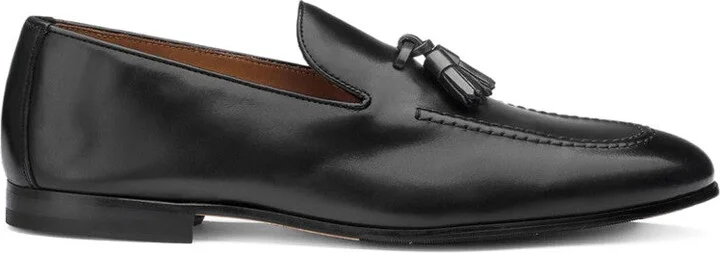 Black Leather Flat Shoes With Decorative Tassel