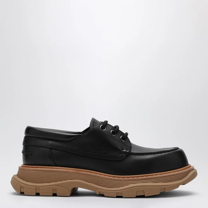 Black leather lace-up with maxi sole