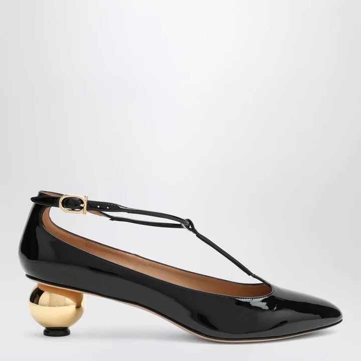 Black patent T-strap dÃ©colletÃ©