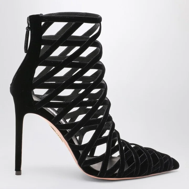 Black perforated dÃ©colletÃ© with zip