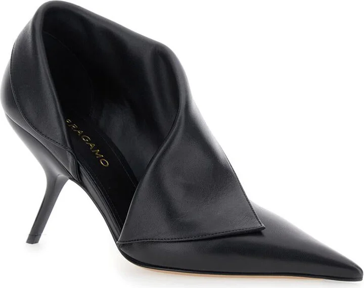 Black Pumps With Pointed Design And Side Opening Detail In Leather Woman