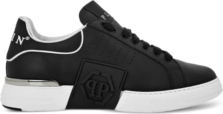 Black Sneakers