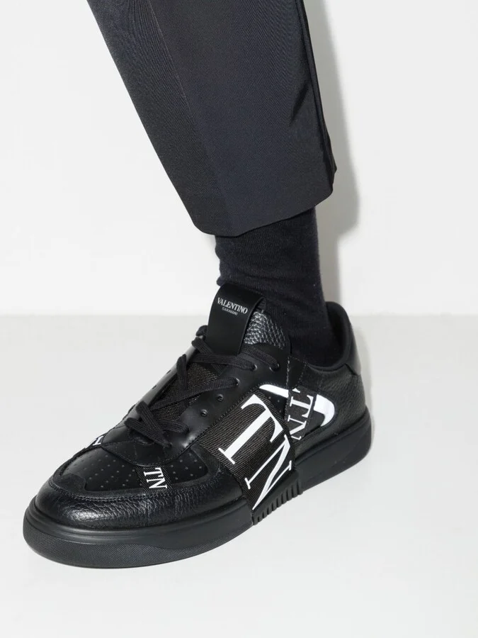 Black VL7N Low Top Leather Sneakers - Image 3
