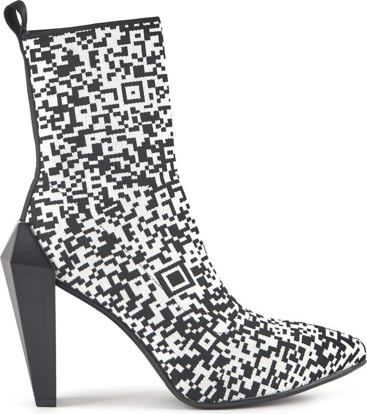 Black / White Gem Sock Hi - Qr