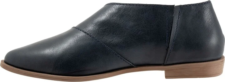 Blake Half D'Orsay Pointed Toe Flat - Image 8