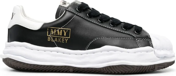 Blakey logo-patch sneakers