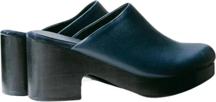 Blaring Clog In Navy
