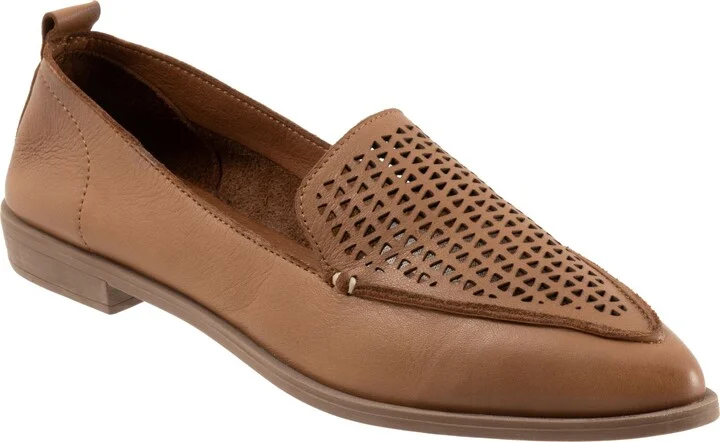 Blazey Pointed Toe Flat