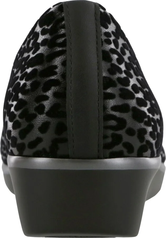 Bliss Slip-On Shoe - Image 11