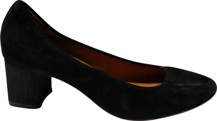Block-Heeled Pumps in Black Suede
