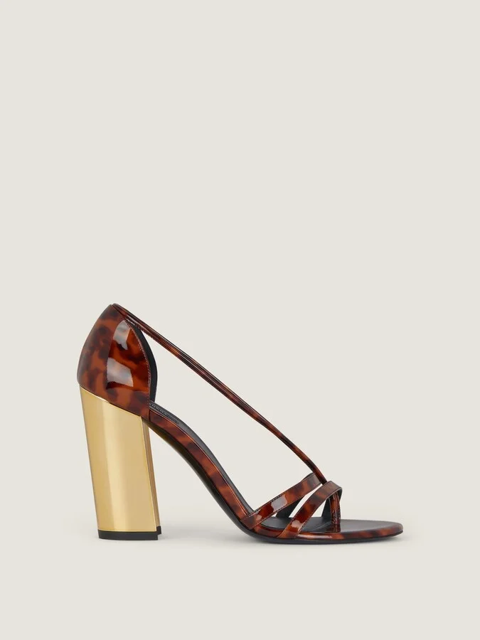 dark brown/black