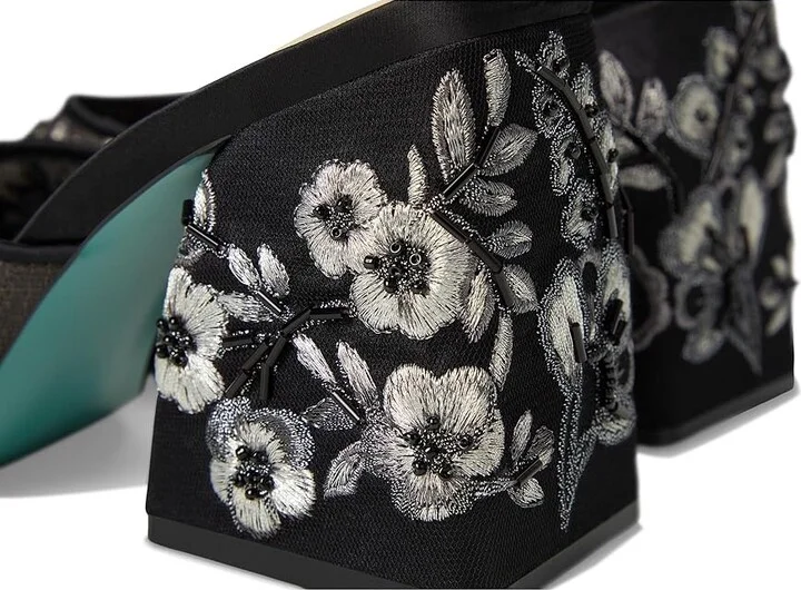 Blue by Betsey Johnson Roo Women's Sandals Black : 6 M, Rubber - Image 7