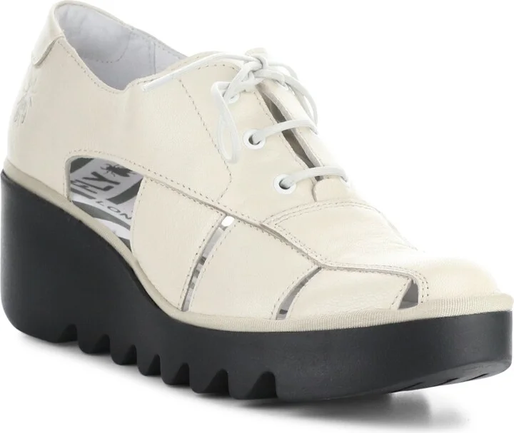 Off White Mousse