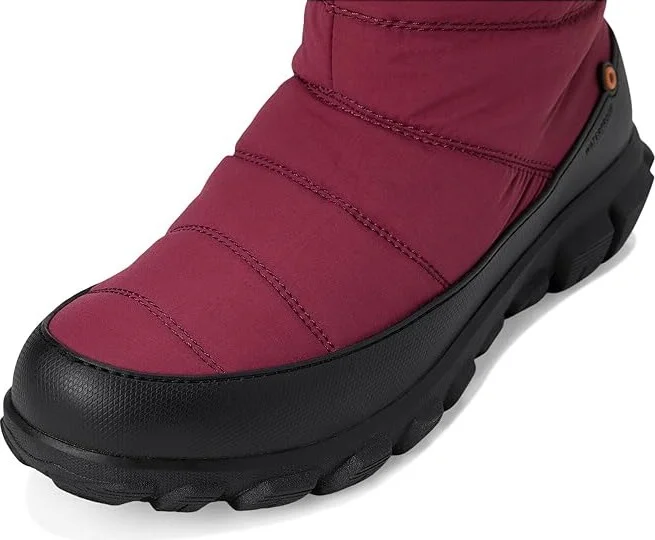 Bogs Cedar Quilt Women's Snow Shoes Garnet : 6 M, Rubber - Image 2