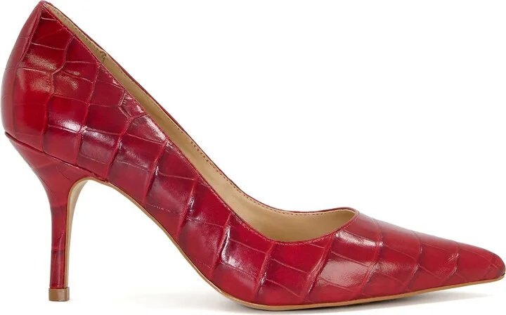 Bold Pointed Toe Pump - Image 9