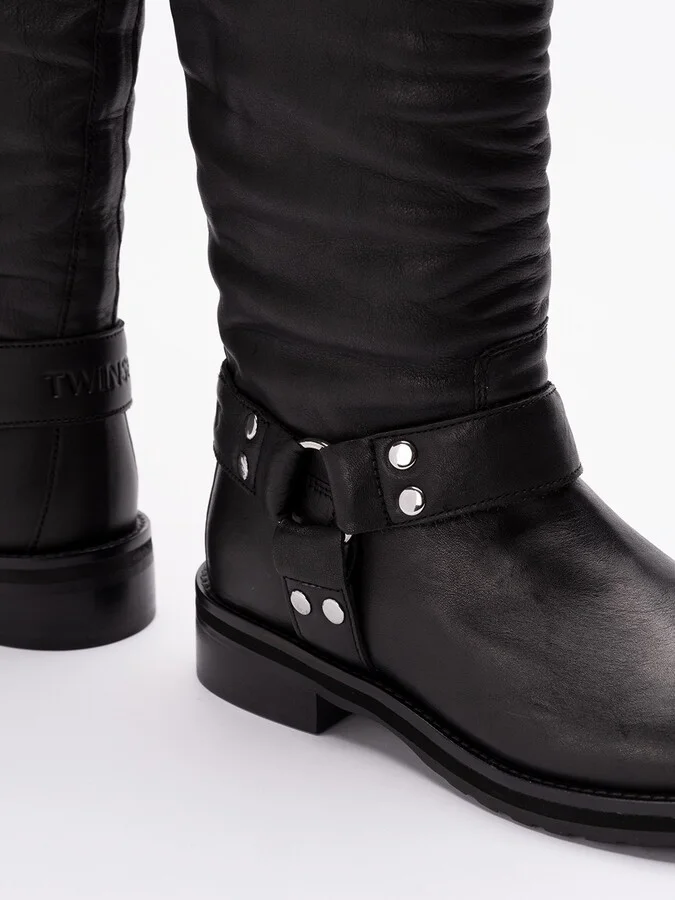 Boots - Image 2