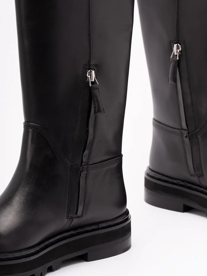 Boots - Image 2