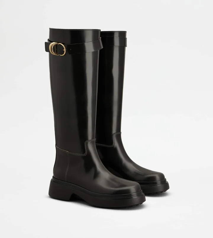 Boots in Leather - Image 2