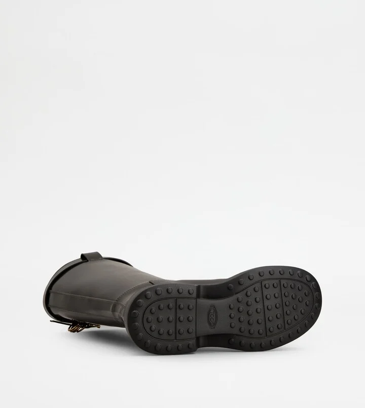 Boots in Leather - Image 4