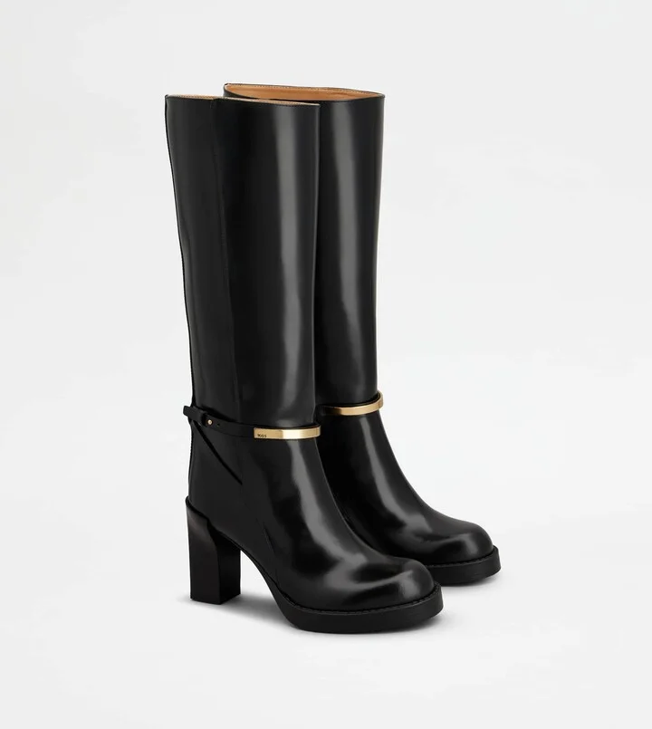 Boots in Leather - Image 2