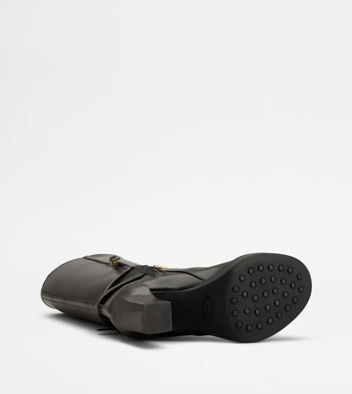Boots in Leather - Image 4
