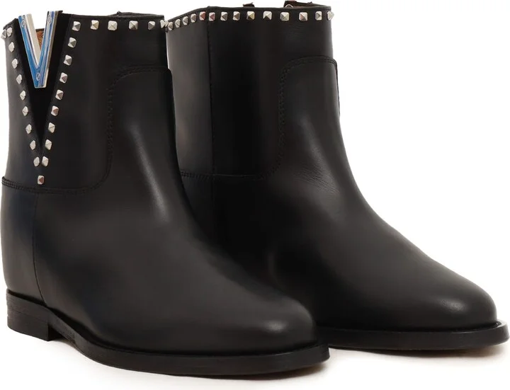 Boots With Studs - Image 2