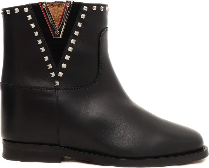 Boots With Studs