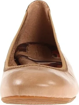 Born Julianne Women's Flat Shoes Noche (Tan) : 6 M (B), Leather - Image 6